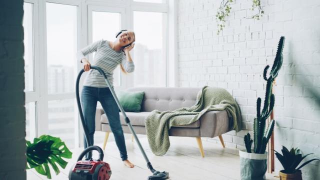 Best Carpet Cleaners to Tackle Deep Stains and Pet Messes