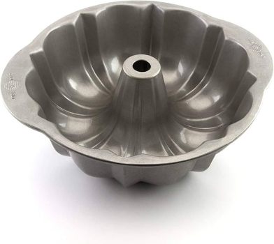 USA Pan Aluminized Steel Fluted Tube Cake Pan